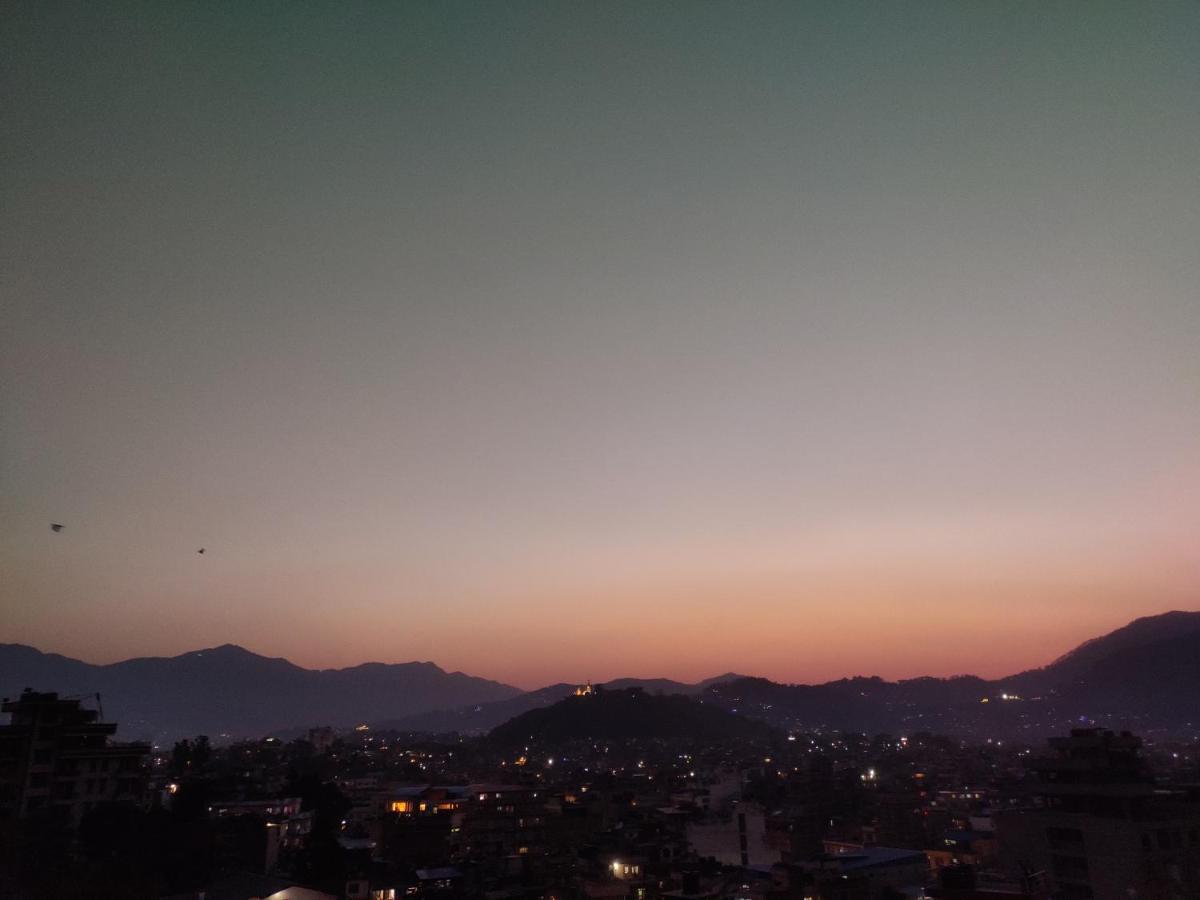 Yog Hostel Kathmandu Buitenkant foto