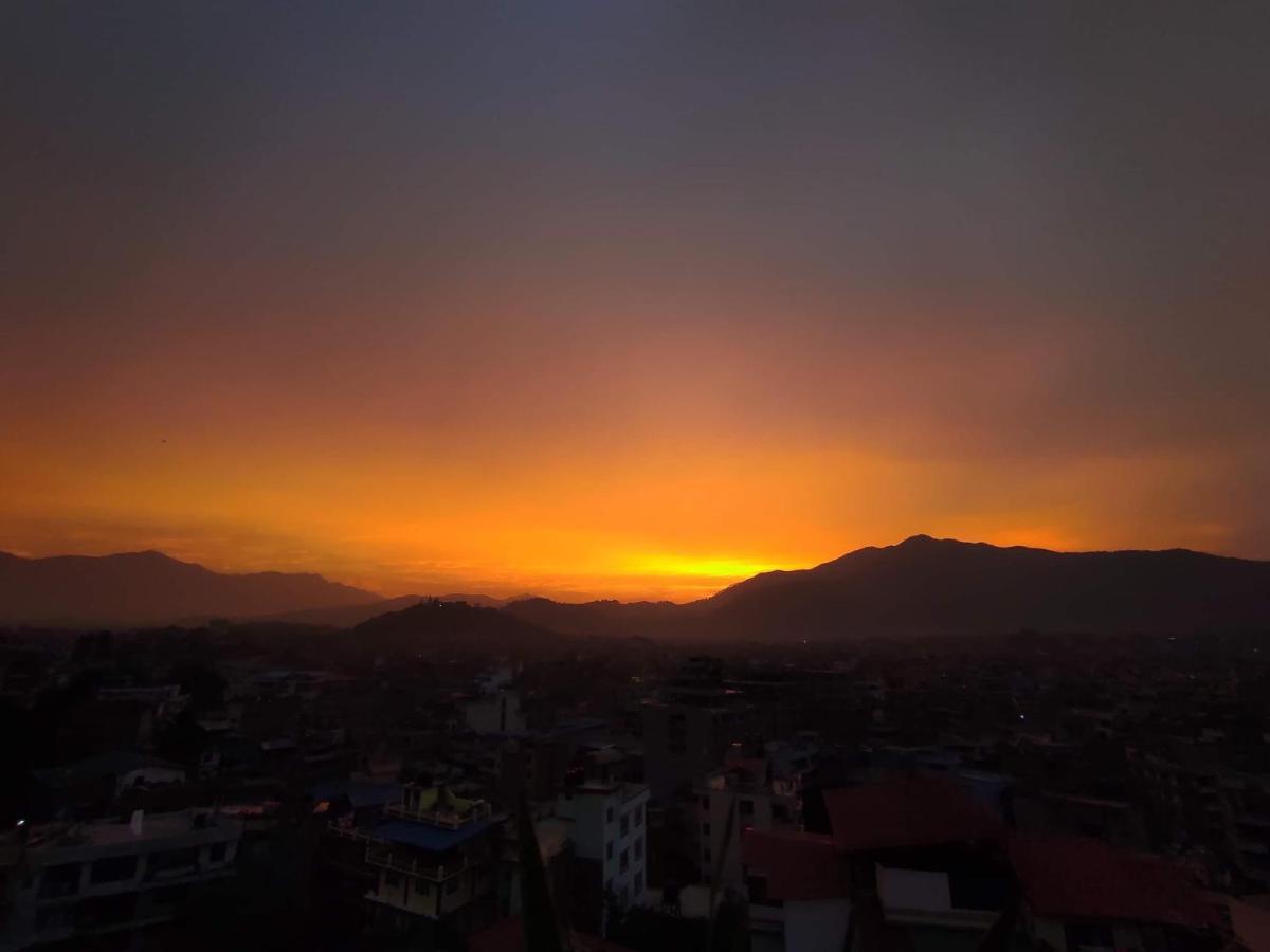 Yog Hostel Kathmandu Buitenkant foto