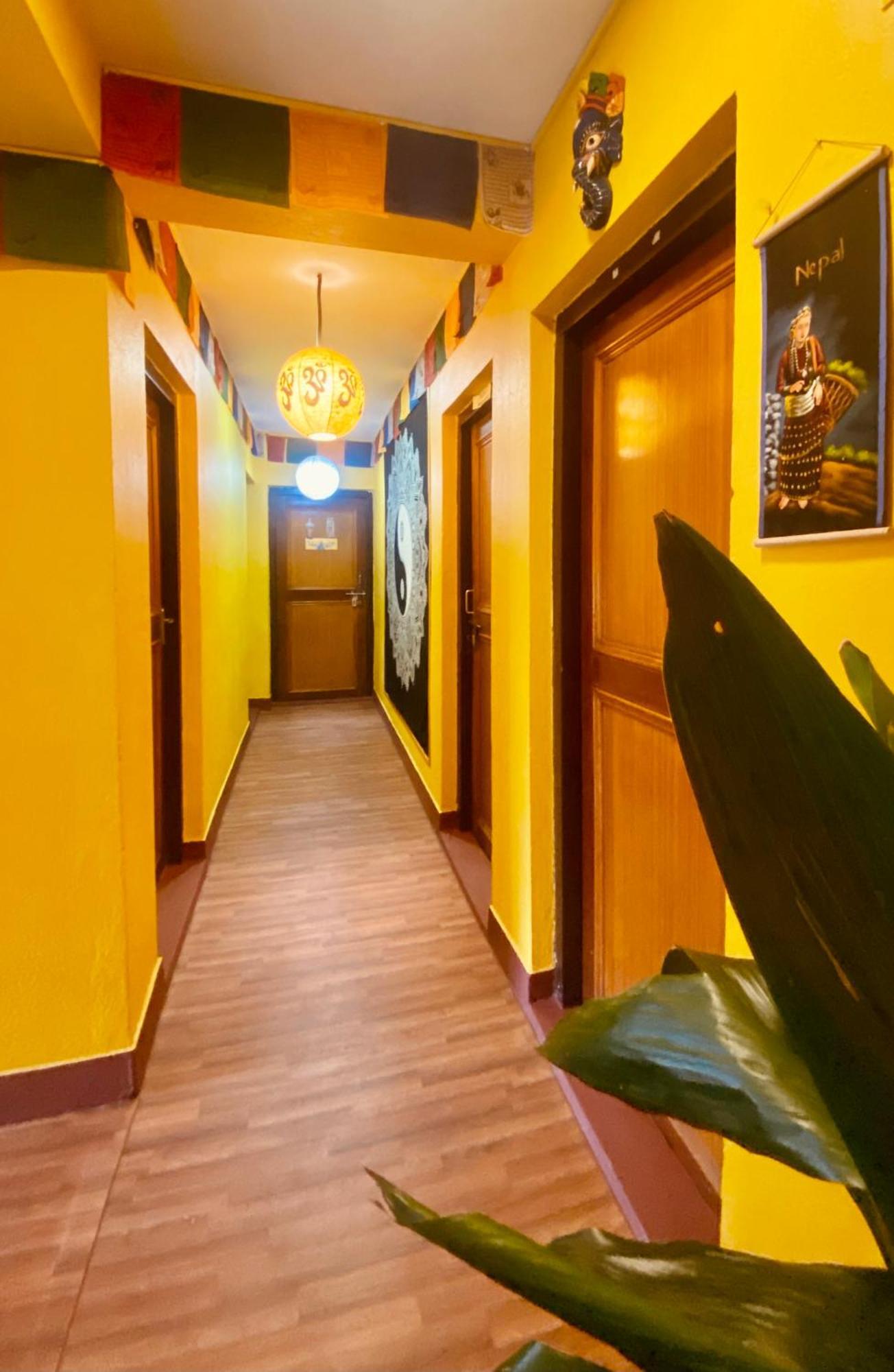 Yog Hostel Kathmandu Buitenkant foto