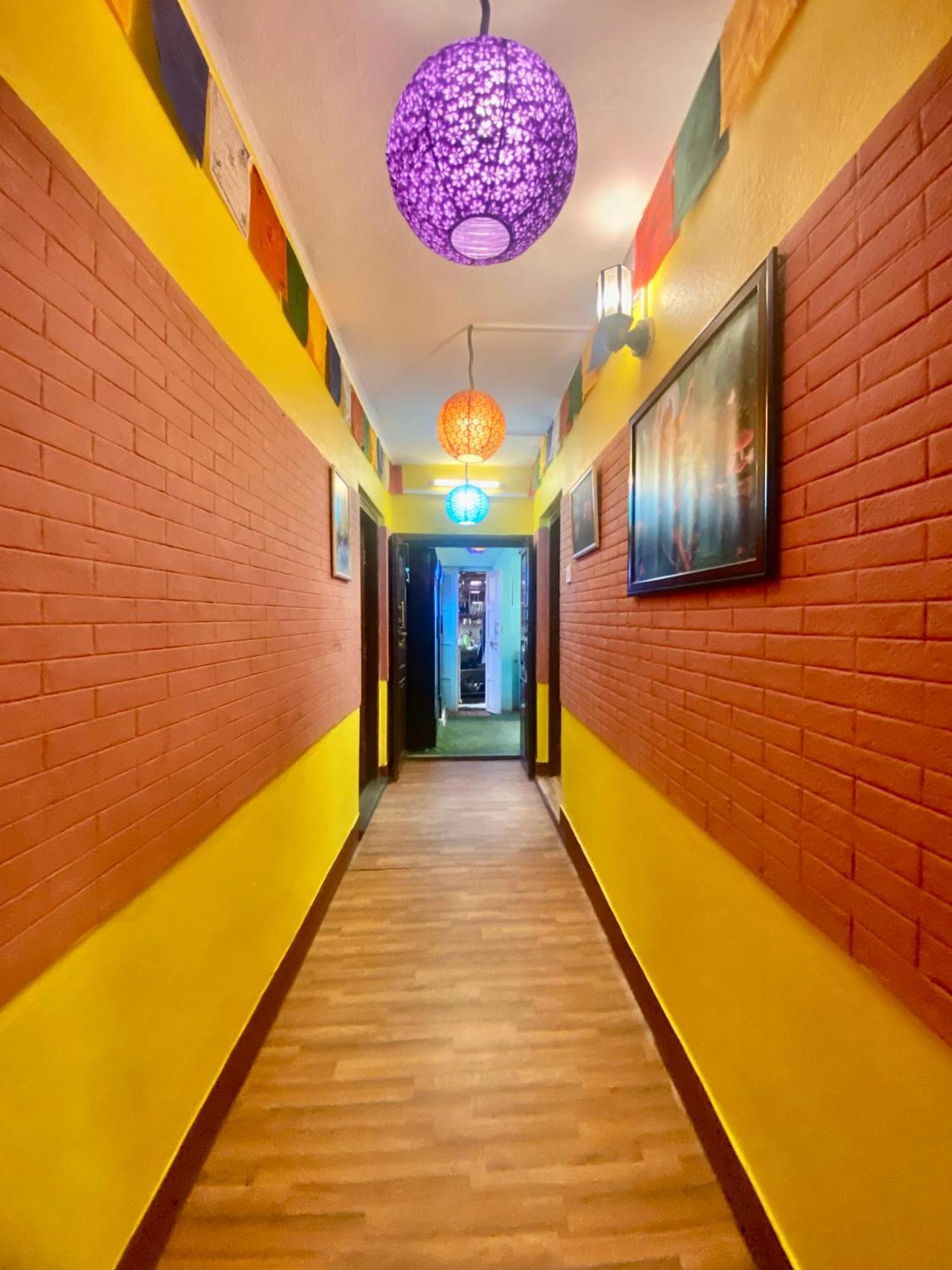 Yog Hostel Kathmandu Buitenkant foto