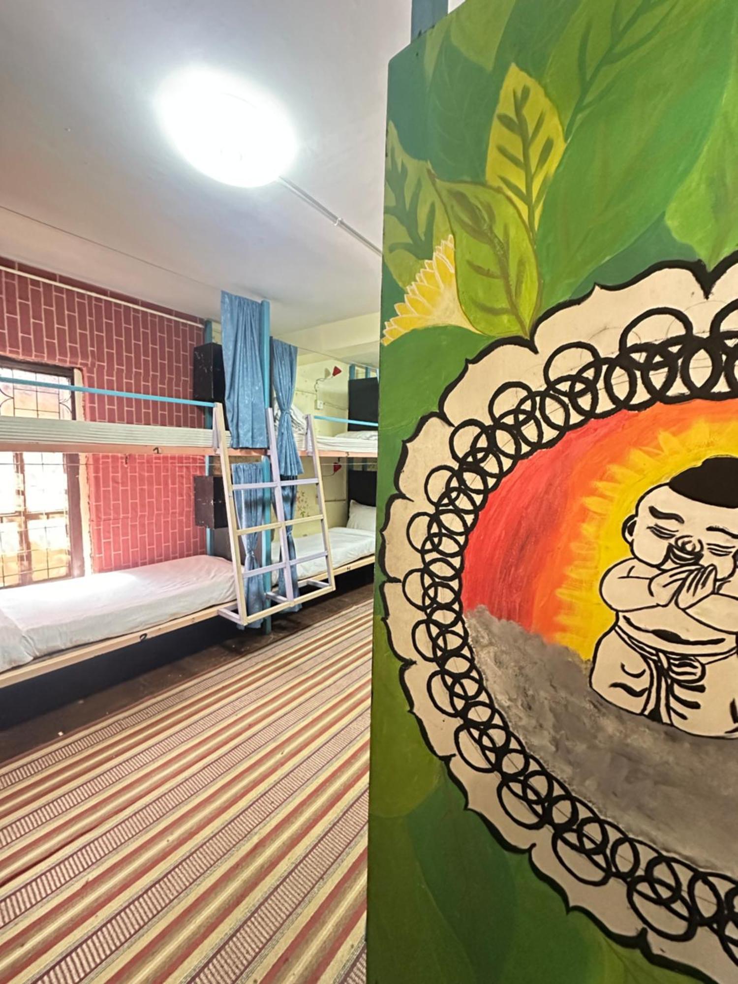 Yog Hostel Kathmandu Buitenkant foto